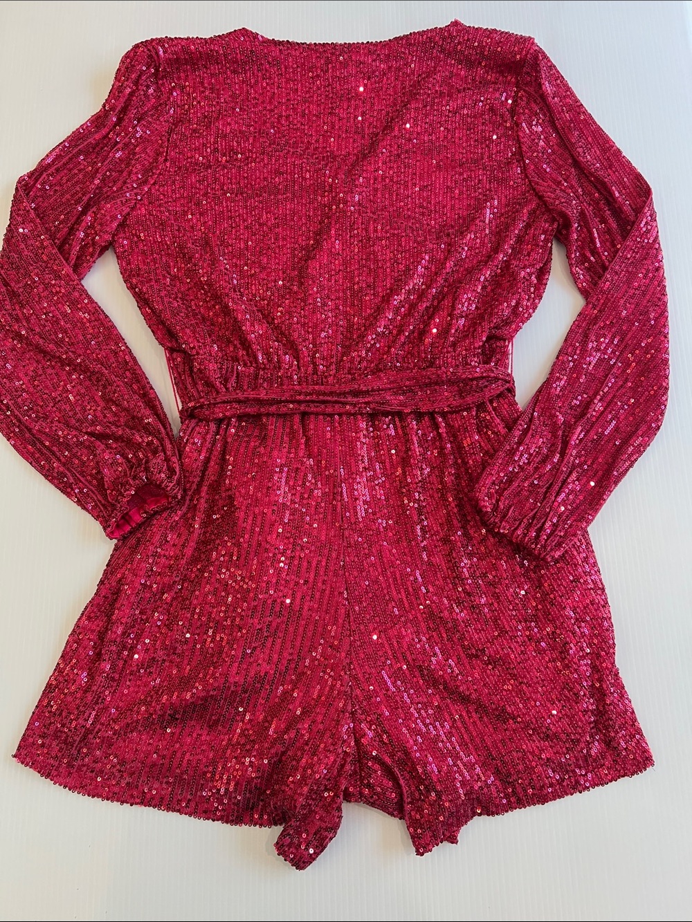 New BCBGenration Womenโs Pink Sequin Short Jumpsuit with belt in Size Large - Picture 5 of 6